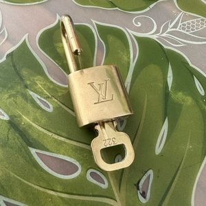 Louis Vuitton Lock and Key #322